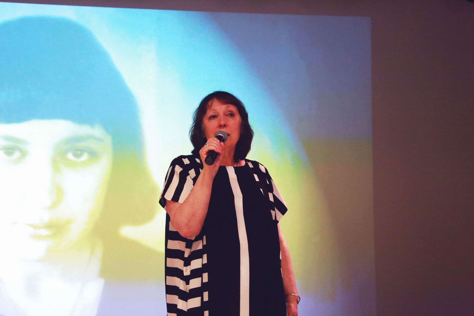 Иллюстрация: «А быть или нет стихам на Руси…»: лекция Галины Данильевой