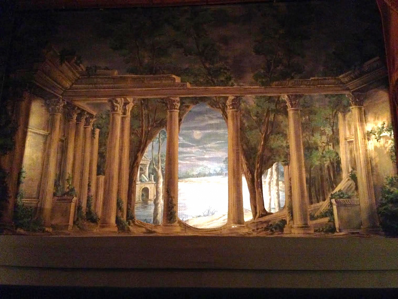 Иллюстрация: Лекция «Театр... храм искусств всевозможных...»<br> (в рамках проекта «Тайна занавеса»)